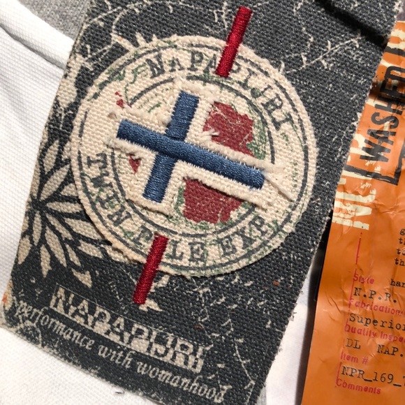 NWT Rare Vintage Napapijri Women's Polo Shirt - Picture 8 of 8